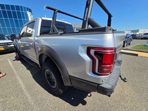 Used 2018 Ford F150 Raptor w/ Equipment Group 802A Luxury image 4