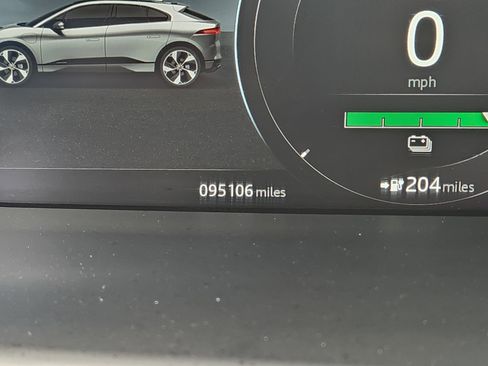 Used 2020 Jaguar I-PACE SE image 9