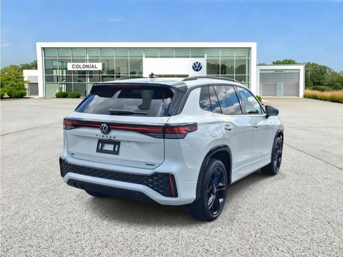New 2026 Volkswagen Tiguan SE R-Line AWD/4WD image 9