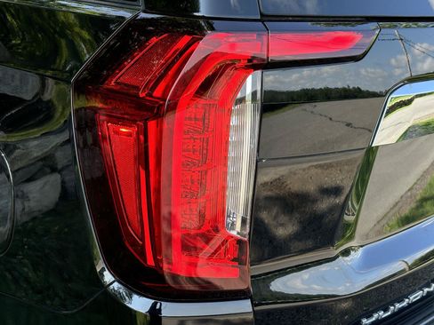 Used 2021 GMC Yukon SLT w/ SLT Luxury Plus Package AWD/4WD image 29