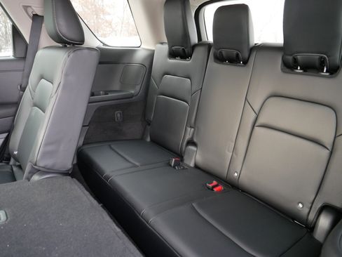 Certified 2024 Nissan Pathfinder SL image 37