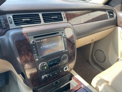 Used 2013 GMC Yukon XL Denali RWD image 51