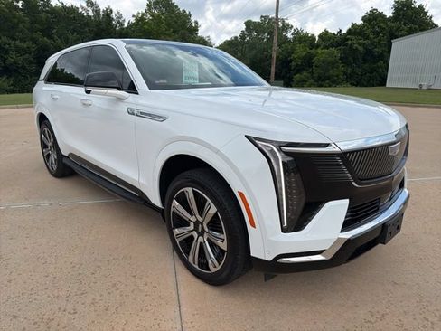 Used 2025 Cadillac Escalade IQ Luxury 2 AWD/4WD image 7