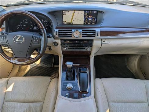 Used 2015 Lexus LS 460 AWD image 18