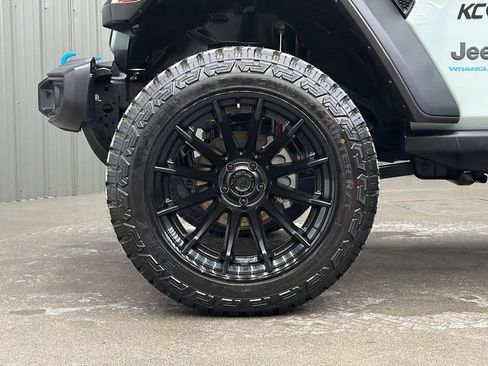 Used 2024 Jeep Wrangler Unlimited image 9