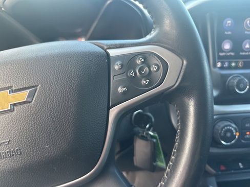 Used 2022 Chevrolet Colorado LT w/ LT Convenience Package image 18