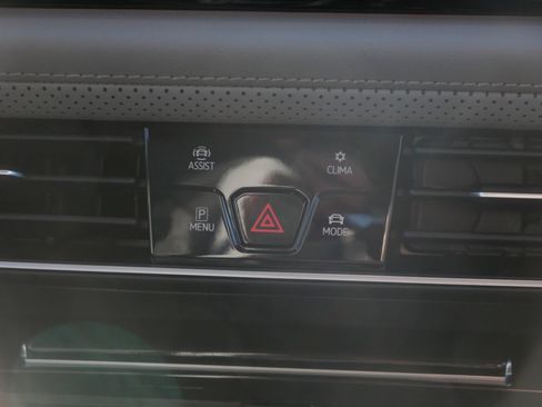 New 2026 Volkswagen Atlas Peak Edition image 11