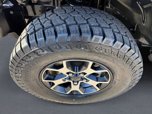 Used 2020 Jeep Wrangler Unlimited Rubicon AWD/4WD image 9