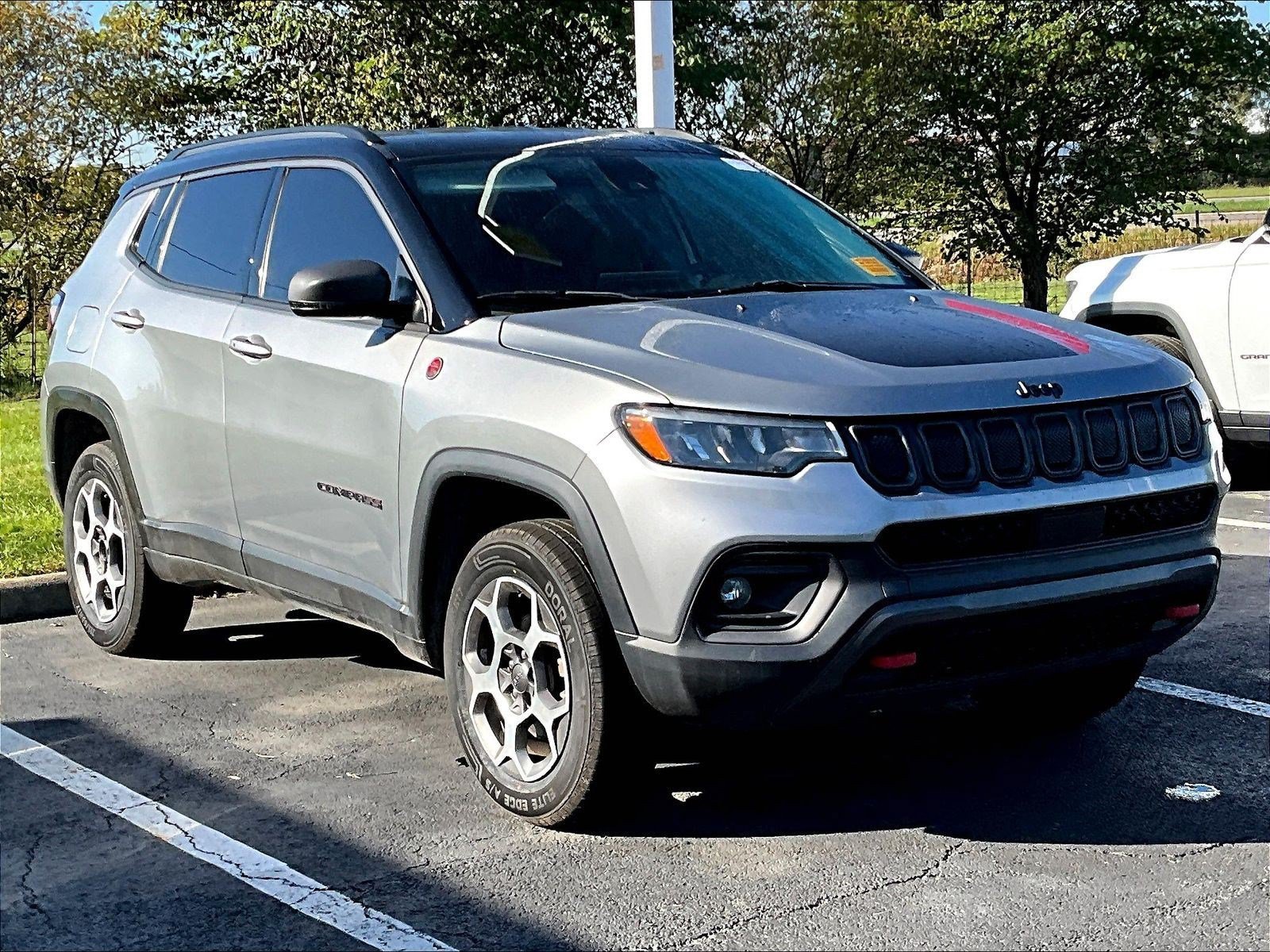 Used 2022 Jeep Compass Trailhawk AWD/4WD image 2