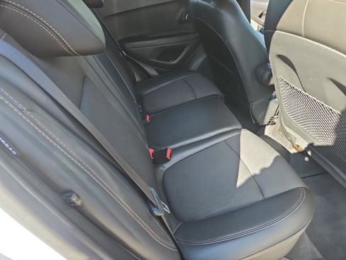 Used 2017 Chevrolet Trax LT w/ LT Convenience Package image 19