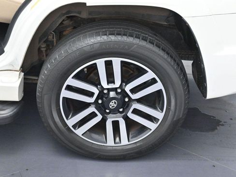 Used 2016 Toyota 4Runner Limited AWD/4WD image 33