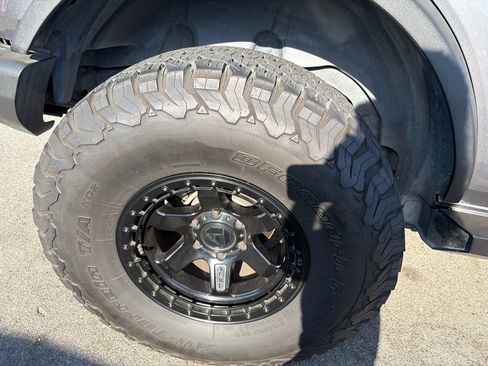 Used 2021 Ford Bronco Black Diamond AWD/4WD image 3