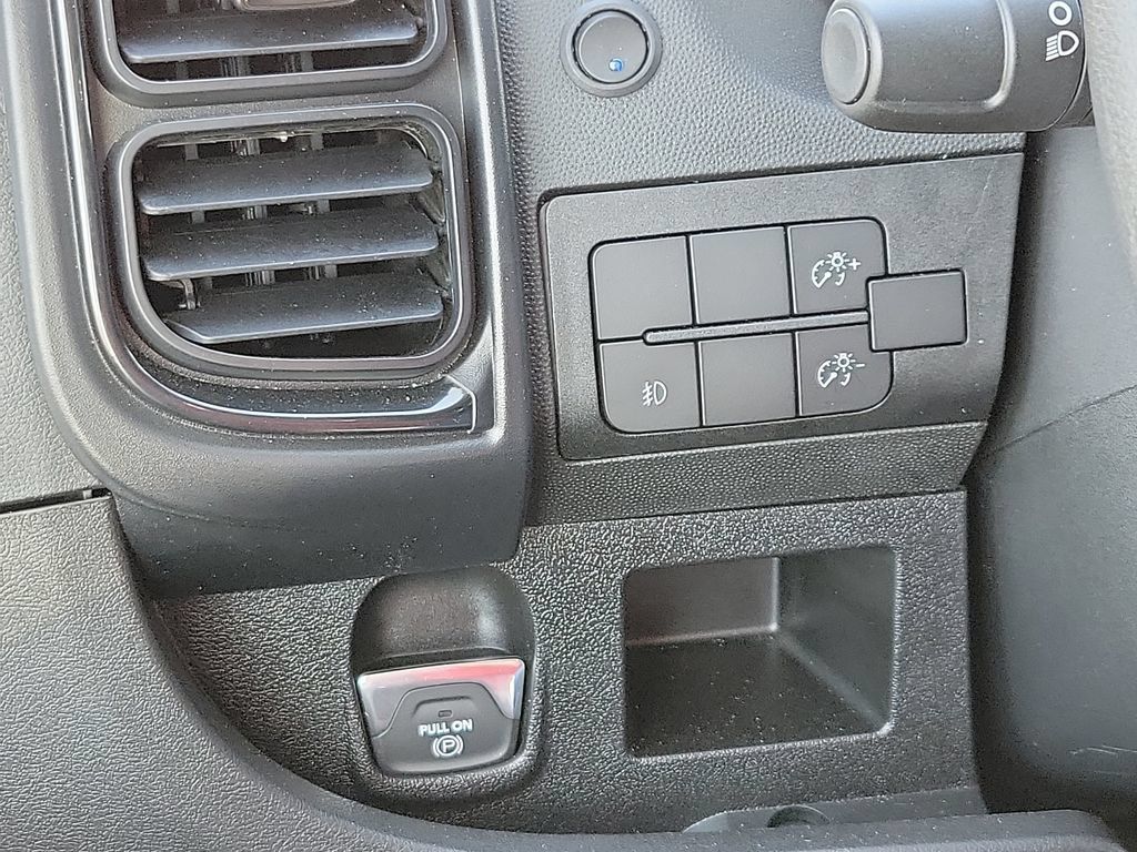 New 2024 RAM ProMaster 2500 w/ Convenience Group FWD image 14