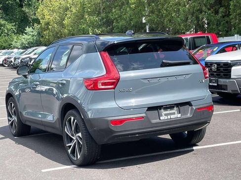 Used 2021 Volvo XC40 T5 R-Design w/ Protection Package Premier AWD/4WD image 6