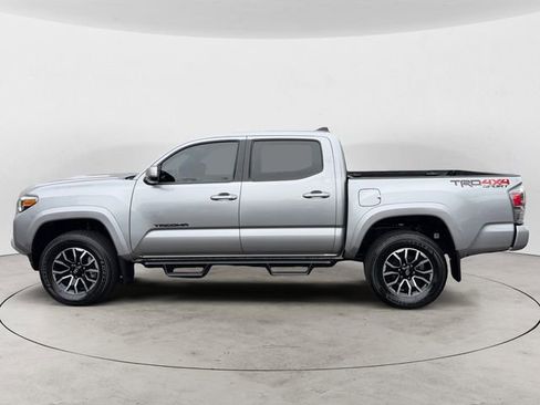 Used 2021 Toyota Tacoma TRD Sport w/ Technology Package AWD/4WD image 2