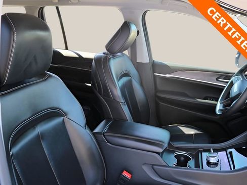 Used 2024 Jeep Grand Cherokee Limited image 20