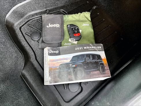 Used 2021 Jeep Wrangler Unlimited Sahara w/ Uconnect 4C Nav & Sound Group image 20