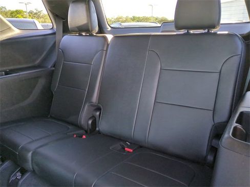 Certified 2023 Chevrolet Traverse LT image 16