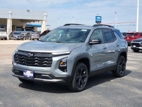 New 2026 Chevrolet Equinox LT FWD image 2