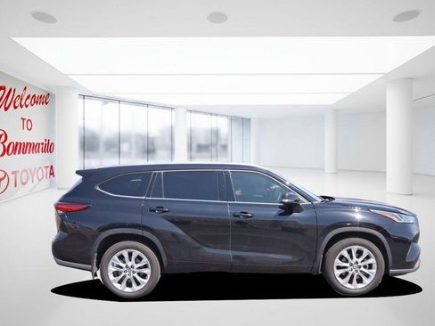 Used 2023 Toyota Highlander Limited AWD/4WD image 5