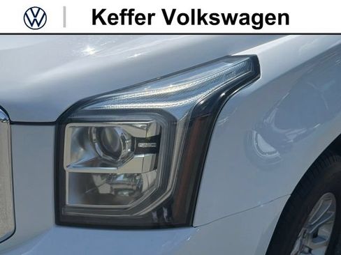 Used 2020 GMC Yukon SLT AWD/4WD image 9
