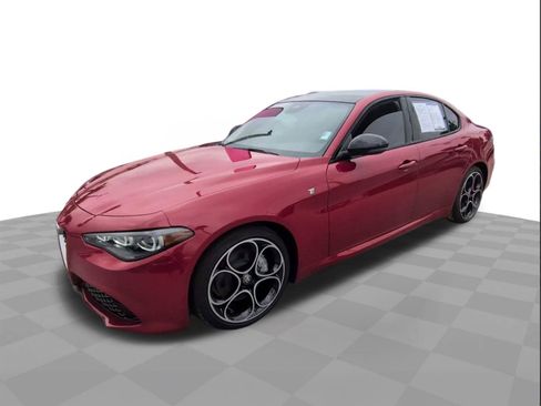Used 2024 Alfa Romeo Giulia Ti image 4