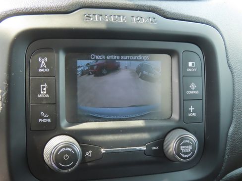 Used 2015 Jeep Renegade Latitude w/ Popular Equipment Group FWD image 31