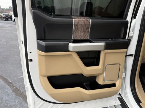 Used 2019 Ford F250 Lariat w/ Chrome Package image 12