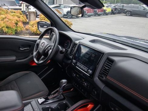 Used 2022 Nissan Frontier Pro-X RWD image 19