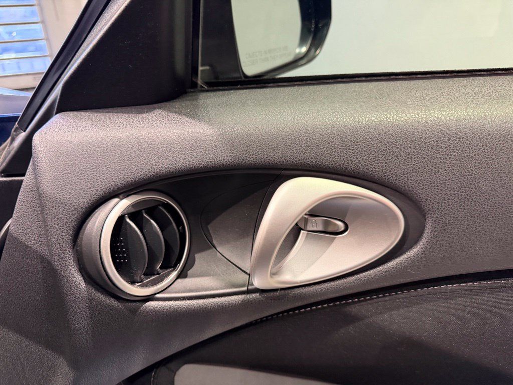 Used 2019 Nissan 370Z Coupe RWD image 34