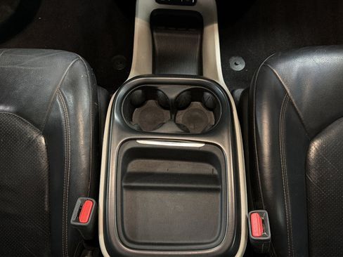 Used 2018 Chrysler Pacifica Touring-L FWD image 38
