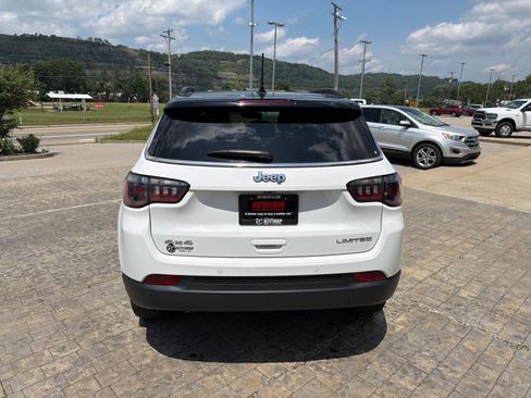 Used 2025 Jeep Compass Limited AWD/4WD image 7