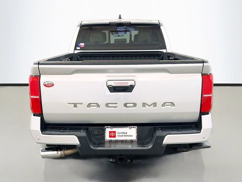 Used 2024 Toyota Tacoma Limited w/ Limited Package (LT) image 5