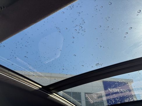 Used 2025 BMW X1 xDrive28i w/ Technology Package image 24