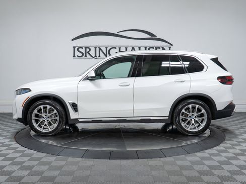 Certified 2024 BMW X5 xDrive40i w/ Premium Package AWD/4WD image 8