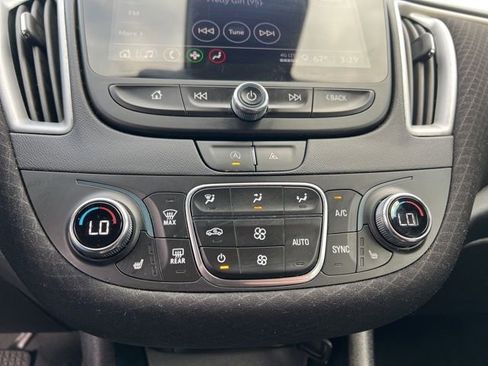 Used 2023 Chevrolet Malibu LT image 19