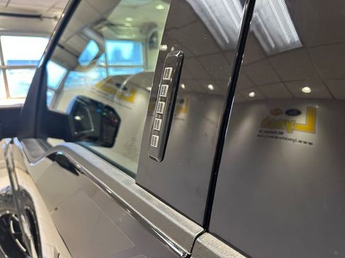 Used 2016 Ford F150 XLT w/ Equipment Group 302A Luxury image 12