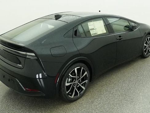 New 2026 Toyota Prius Plug-In Hybrid FWD image 11