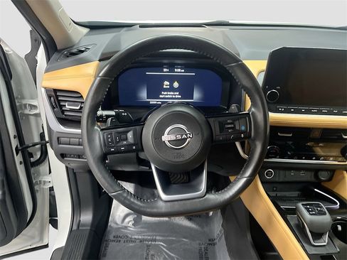 Used 2023 Nissan Rogue Platinum w/ Platinum Premium Package image 11