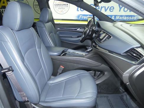 Used 2024 Buick Enclave Premium image 10