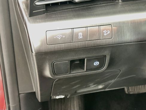 Used 2025 Hyundai Kona SEL FWD image 17