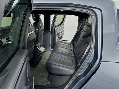 Used 2022 Rivian R1T Adventure image 30