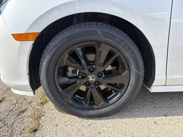 Used 2023 Honda Odyssey Sport image 9