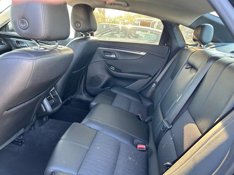 Used 2018 Chevrolet Impala LT FWD image 28
