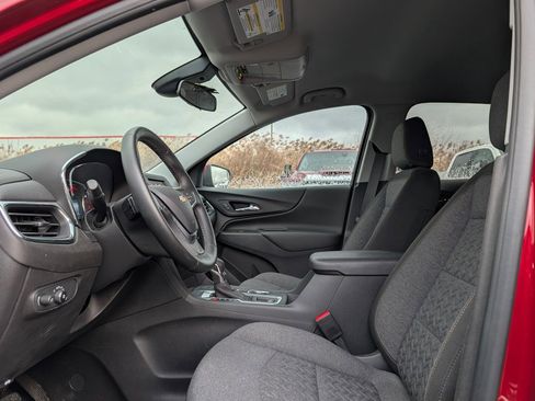 Used 2023 Chevrolet Equinox LT image 9