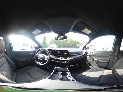 Used 2025 Chevrolet Equinox LT image 42