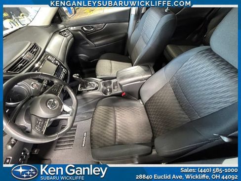 Used 2018 Nissan Rogue SV AWD/4WD image 9