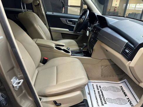 Used 2010 Mercedes-Benz GLK 350 4MATIC image 34