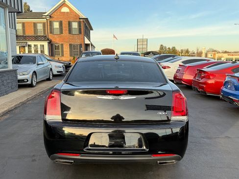 Used 2019 Chrysler 300 S image 6