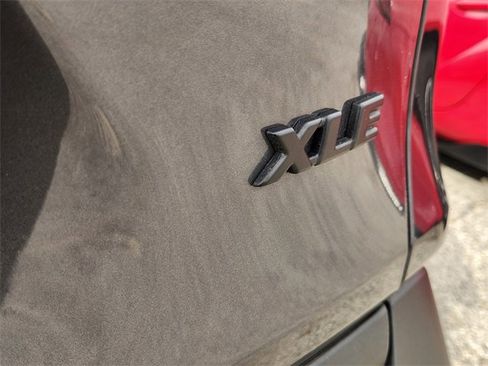 Used 2025 Toyota RAV4 XLE image 9